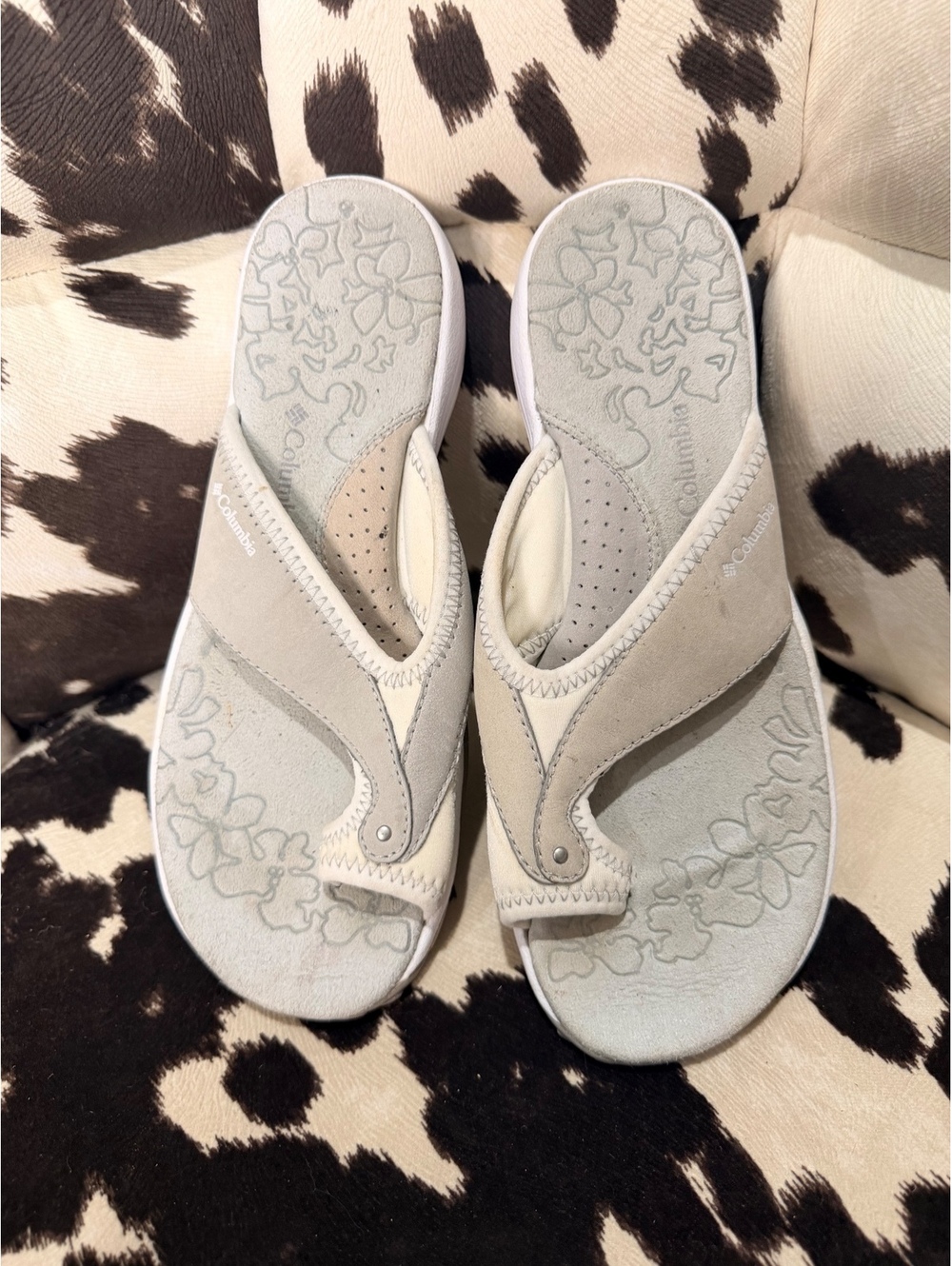 Columbia Women's Sandals Size 6 Beige Comfortable Outdoor Flip Flops